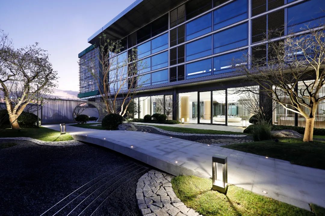 16471775512708520RrW.jpg 1.jpg